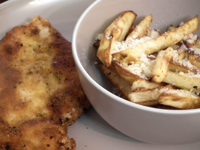 Cajun fried chicken with truffle and parmesan chips