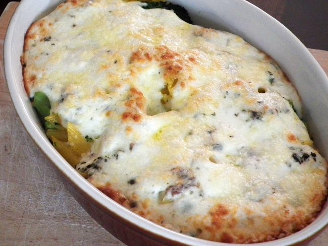 salmon-and-broccoli-pasta-bake Salmon and Broccoli Pasta Bake