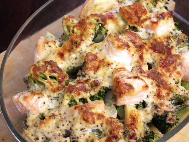salmon-potato-broccoli-bake-2 salmon and broccoli potato bake