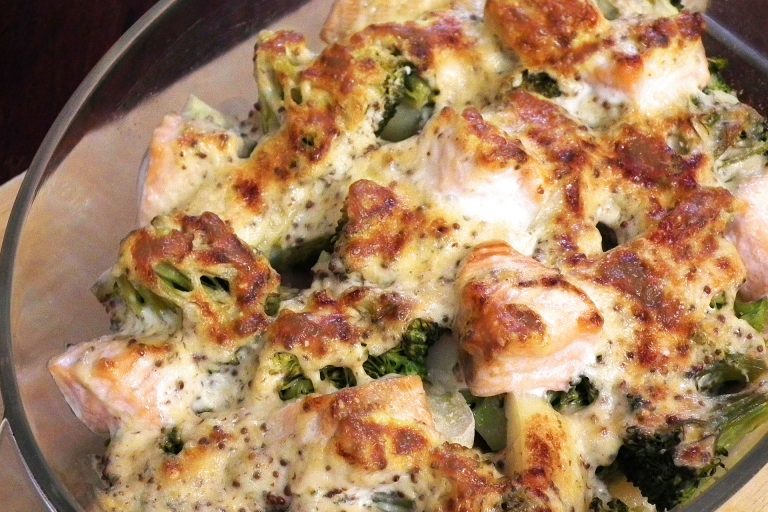 salmon-potato-broccoli-bake-2 salmon and broccoli potato bake