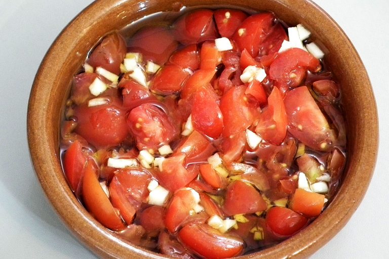tomato-and-garlic-bruschetta Tomato and garlic bruschetta