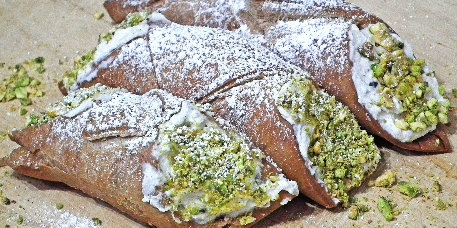 sicilian-cannoli-foodfanatic-2